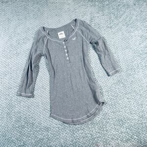 vintage retro y2k HOLLISTER light gray babydoll henley quarter sleeve cotton top